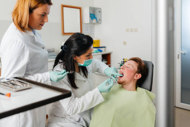 Best Emergency Tooth Extraction in Kewaunee, WI
